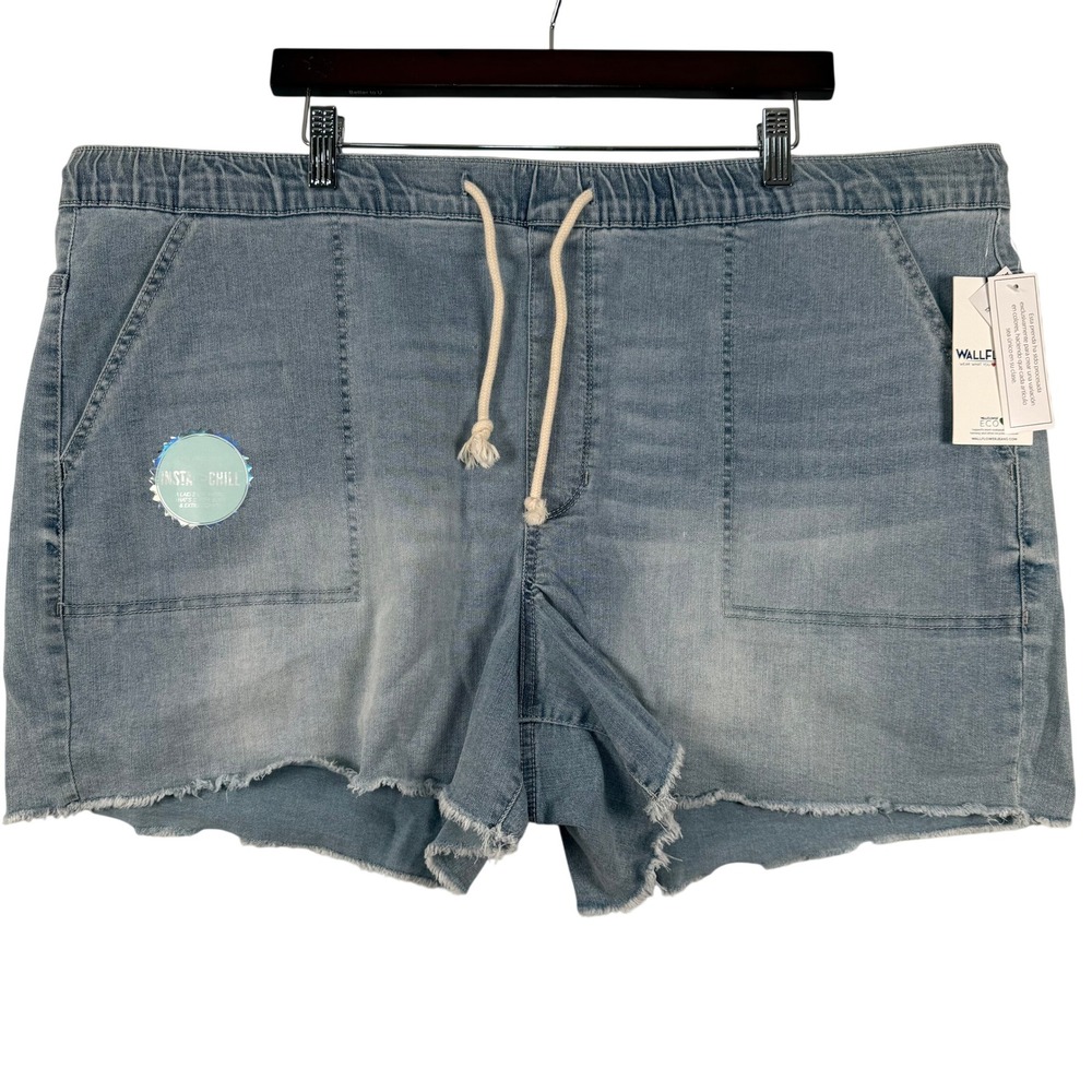 Wallflower 3X Plus Size Denim Shorts Light Wash Drawstring Frayed Hem Summer NWT